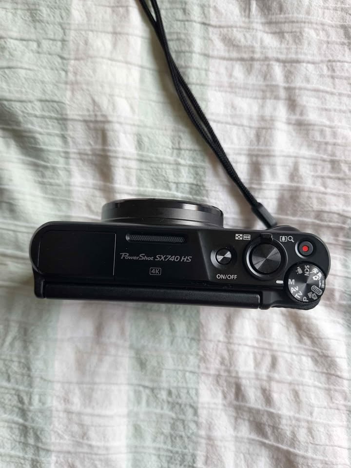 Canon  PowerShot SX740 HS