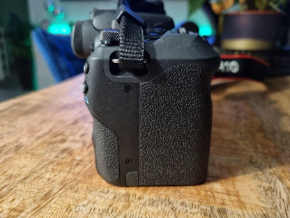 Canon EOS R10 24MP Mirrorless System Camera - Black (Body Only) Mint Condition