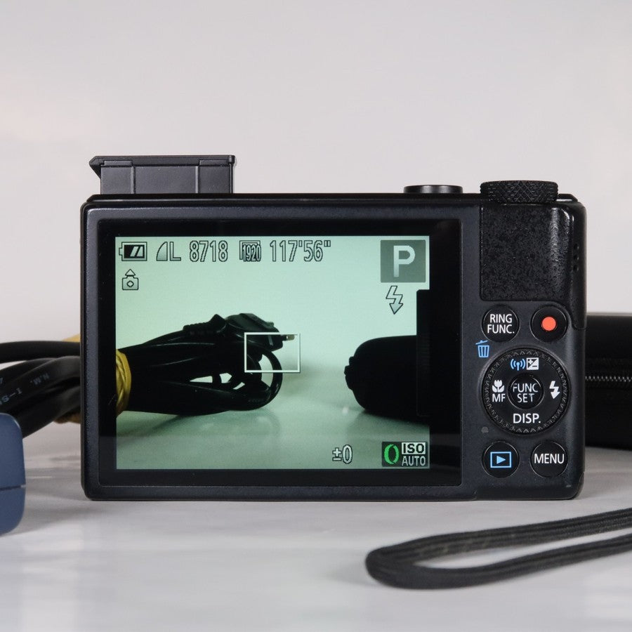 Canon PowerShot S110 12.1 MP Digital Camera Black with Case and SD Card - Excellent Condition