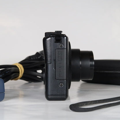 Canon PowerShot S110 12.1 MP Digital Camera Black with Case and SD Card - Excellent Condition